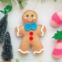 Felt Gingerbread Boy & Girl Etched Dies From The Felt Stitch & Create Collection By Nichol Spohr -Woodland Scenics Shop AndreaShell FeltStitch CreateGingerbread