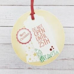 Essential Tag Accessories Press Plates & Die Set From The Essential Holiday Collection By Lisa Horton -Woodland Scenics Shop Linh Van 2024 09 EssentialHoliday 01