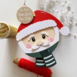 Santa’s Festive Circle Crew Etched Dies From The Merry Mug & Circle Delights Collection By Nichol Spohr -Woodland Scenics Shop ZsokaMarko MerryMug CircleDelights GiftTag1